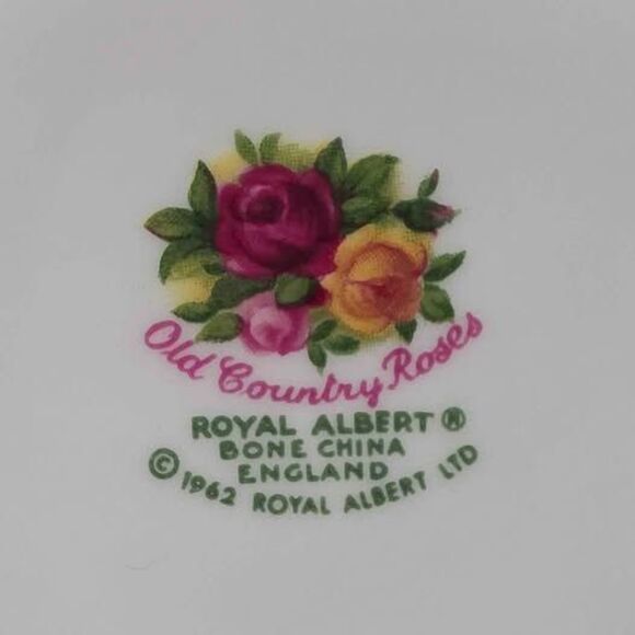 Royal Albert Old Country Roses Mug - Picture 4 of 5